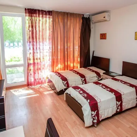 Studio В Апарт-Отеле «Holiday Fort Golf Club» * Sunny Beach